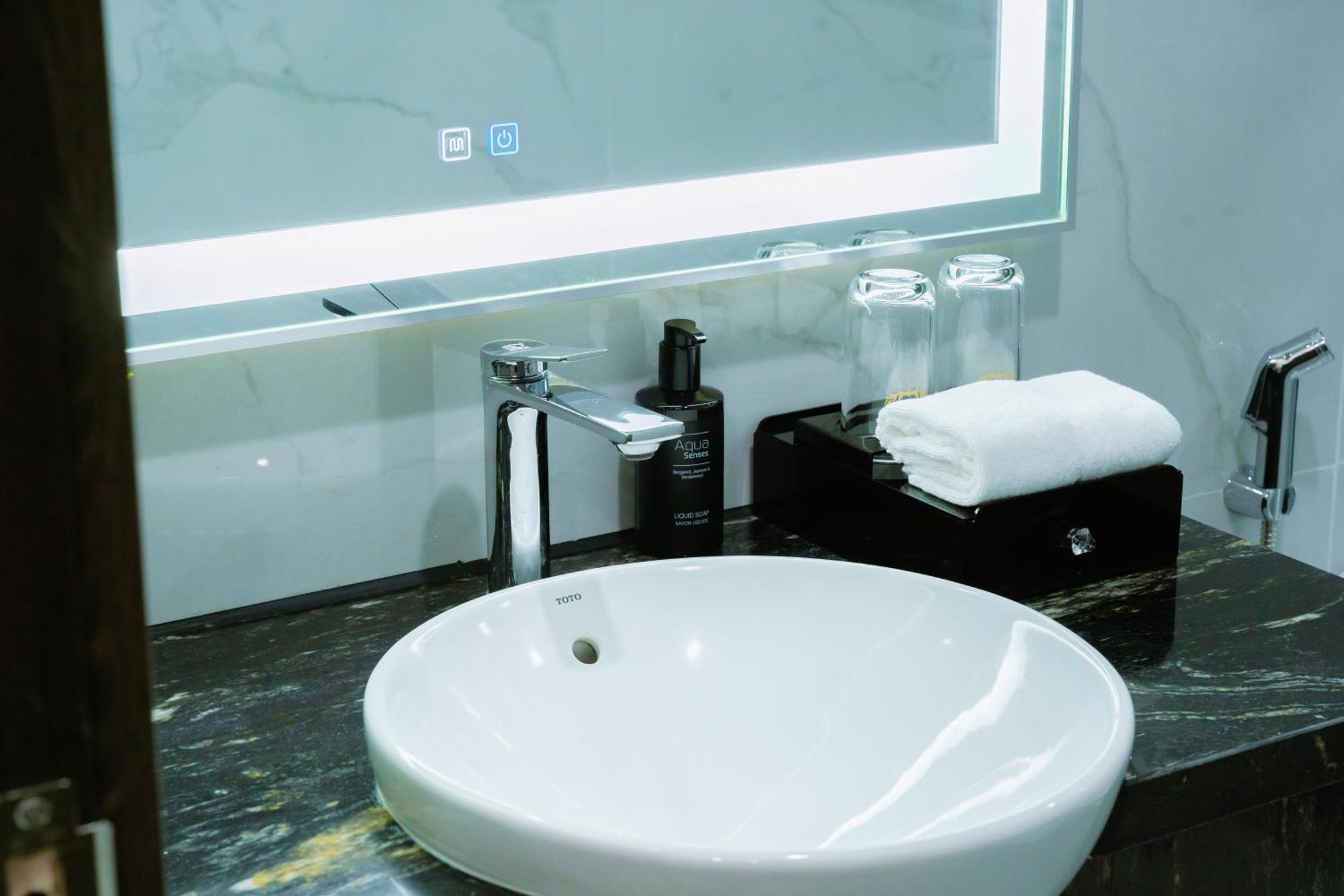 Sc Luxury Hotel Ha Long Bagian luar foto
